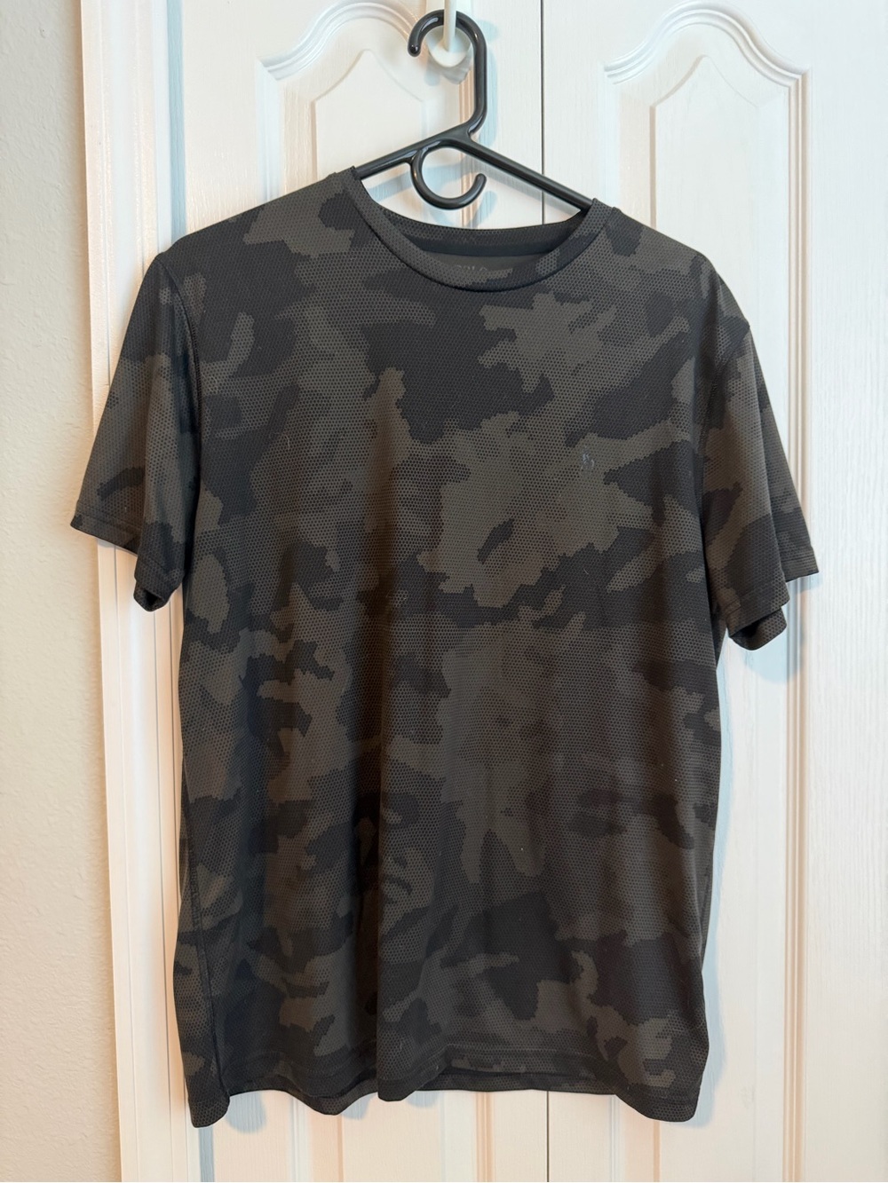 Polo by Ralph Lauren Men's Dark Gray and Olive Camo Performance Tee